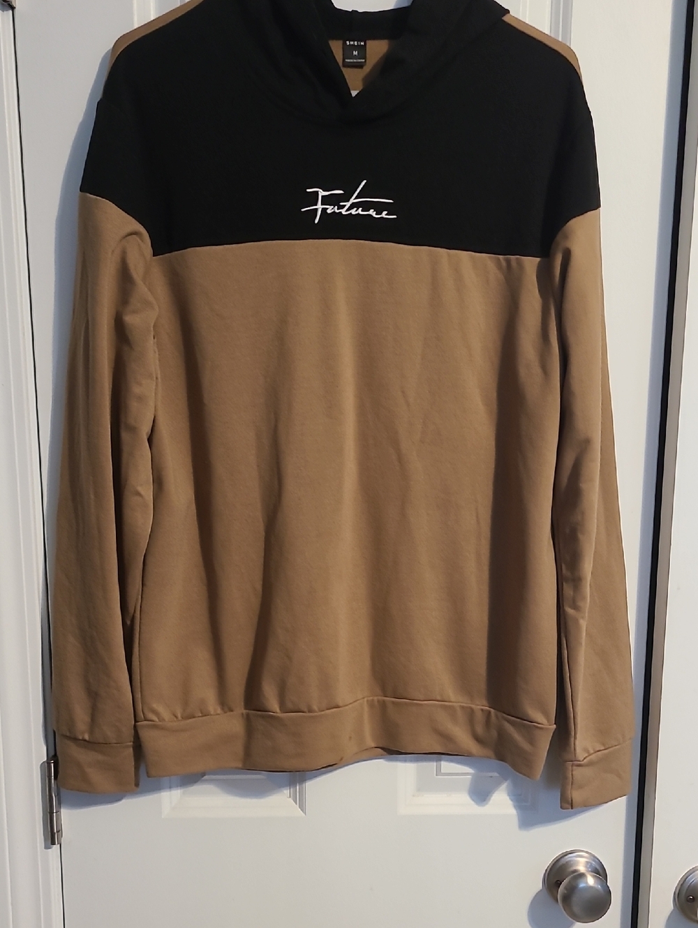 SHEIN Men's Colorblock Crewneck Sweatshirt in Black & Tan